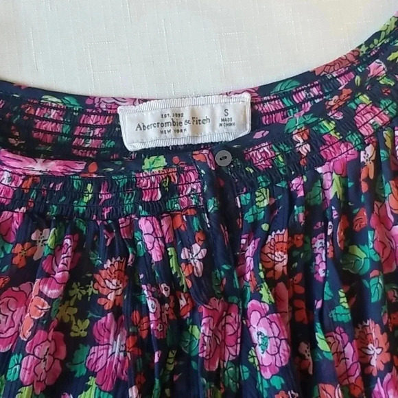 Abercrombie & Fitch Floral sheer ¾ sleeve Top - Picture 4 of 4